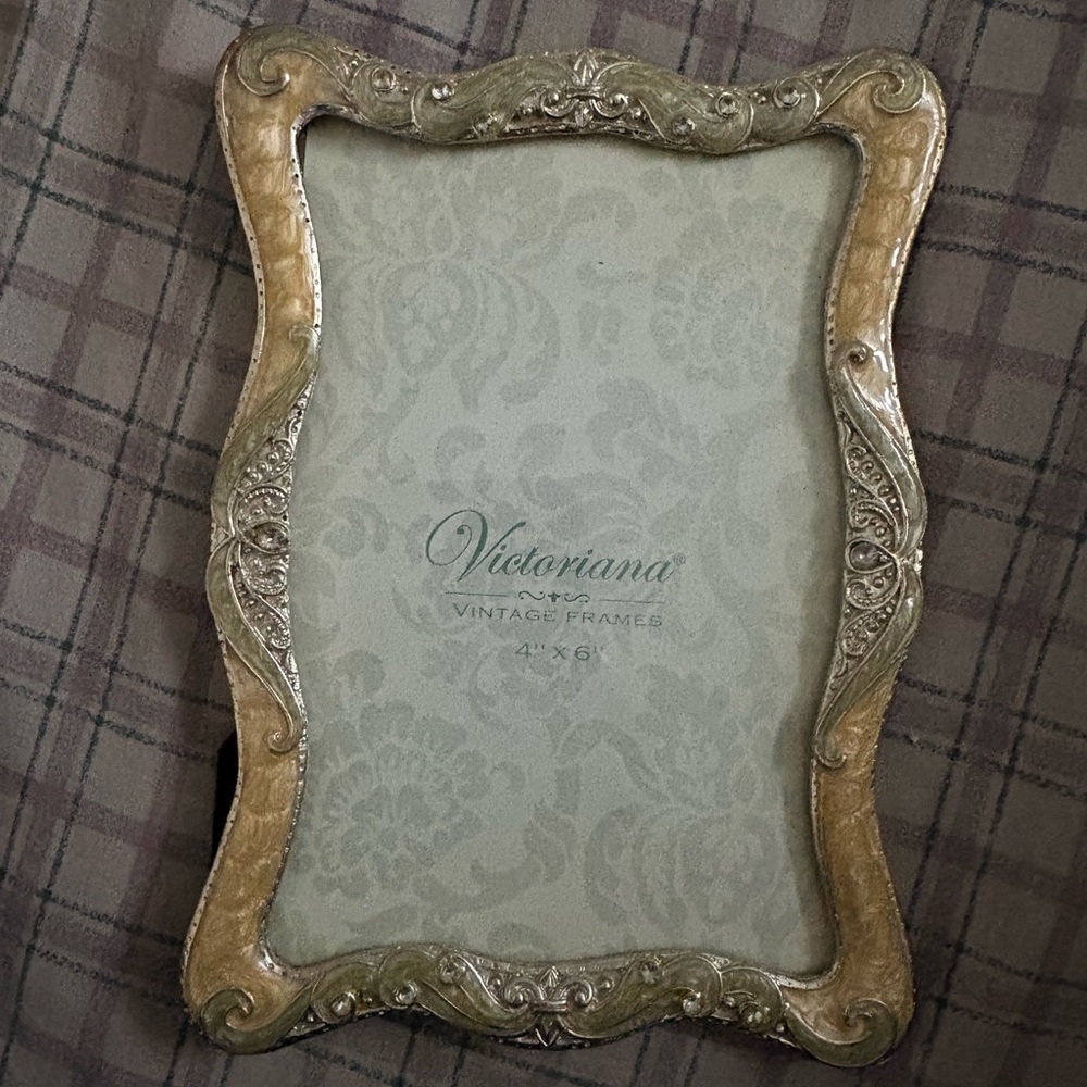 Victorian Gold Picture Frame